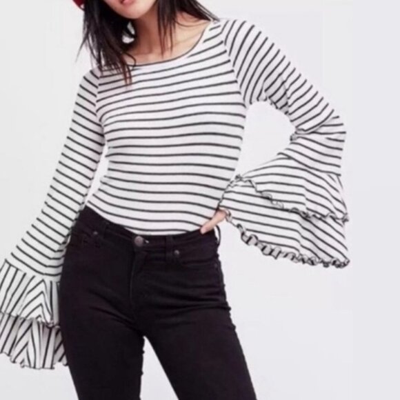 Free People Good Finds Ruffle‎ Cuff Long Sleeve Tee Size XS Bell Sleeve Bohemian - Picture 2 of 14